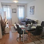 Leon Apartment