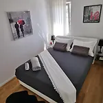Leon Apartment