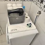 Leon Apartment *