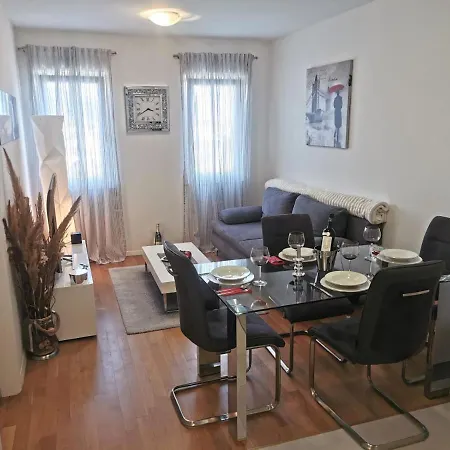 Leon Apartment