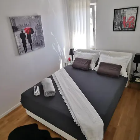 Leon Apartment